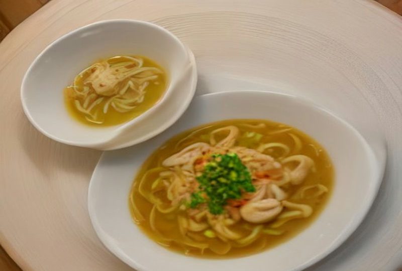 Clear Chicken and Mushroom Noodle Soup (鸡肉菌菇清汤面) — Chinese recipe